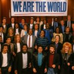 Οι καλλιτέχνες του We Are the World ενωμένοι στο στούντιο το 1985